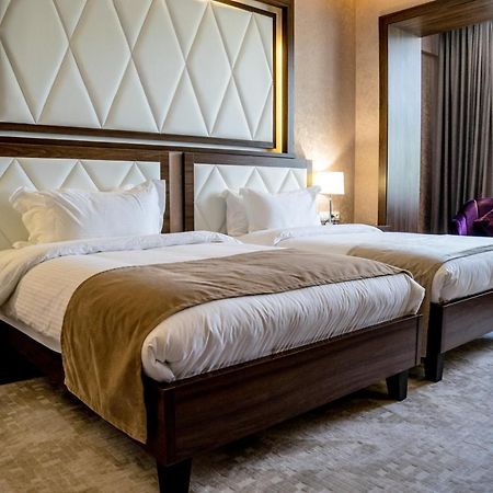 אלמטי Garden Park Inn מראה חיצוני תמונה