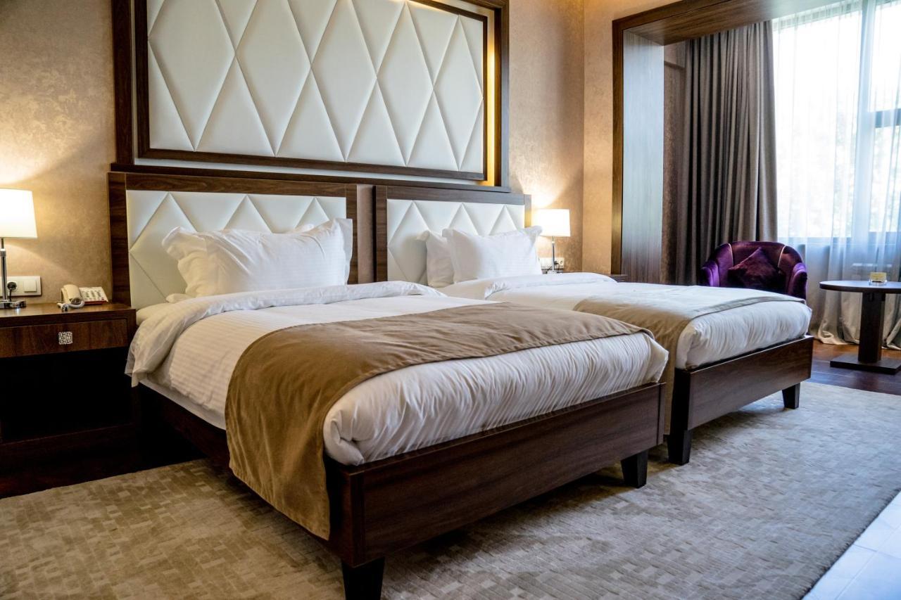 אלמטי Garden Park Inn מראה חיצוני תמונה