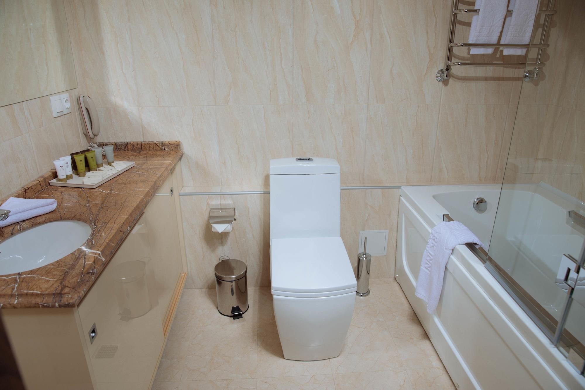 אלמטי Garden Park Inn מראה חיצוני תמונה
