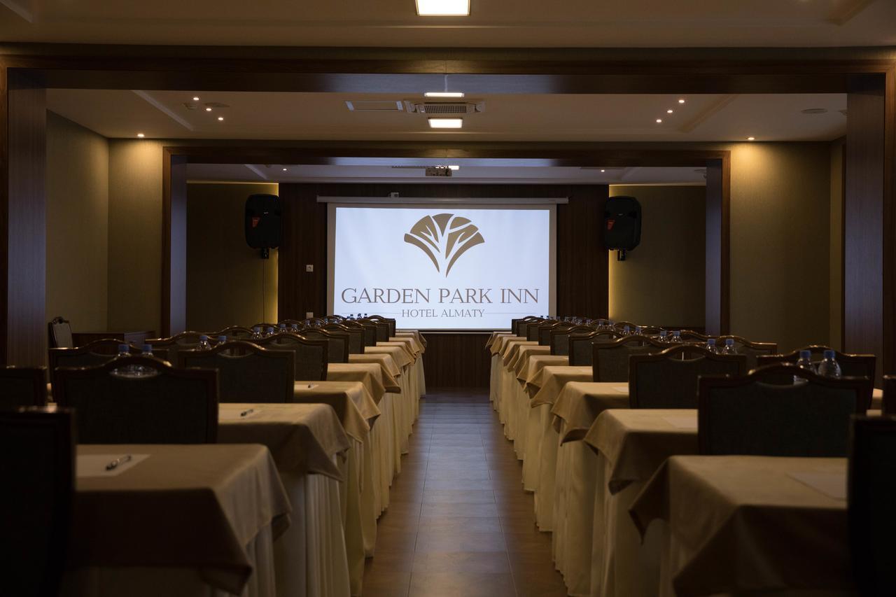אלמטי Garden Park Inn מראה חיצוני תמונה