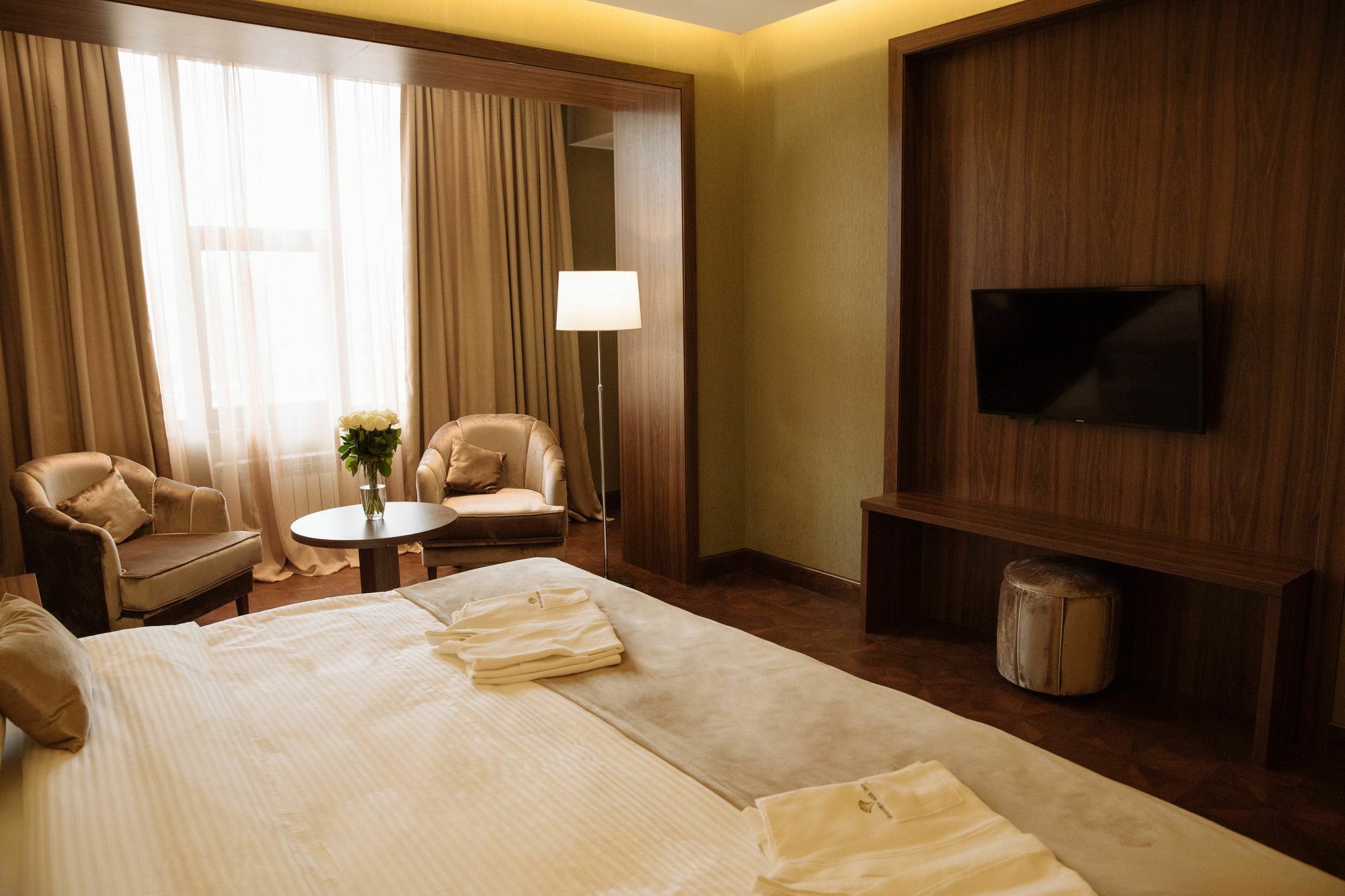 אלמטי Garden Park Inn מראה חיצוני תמונה