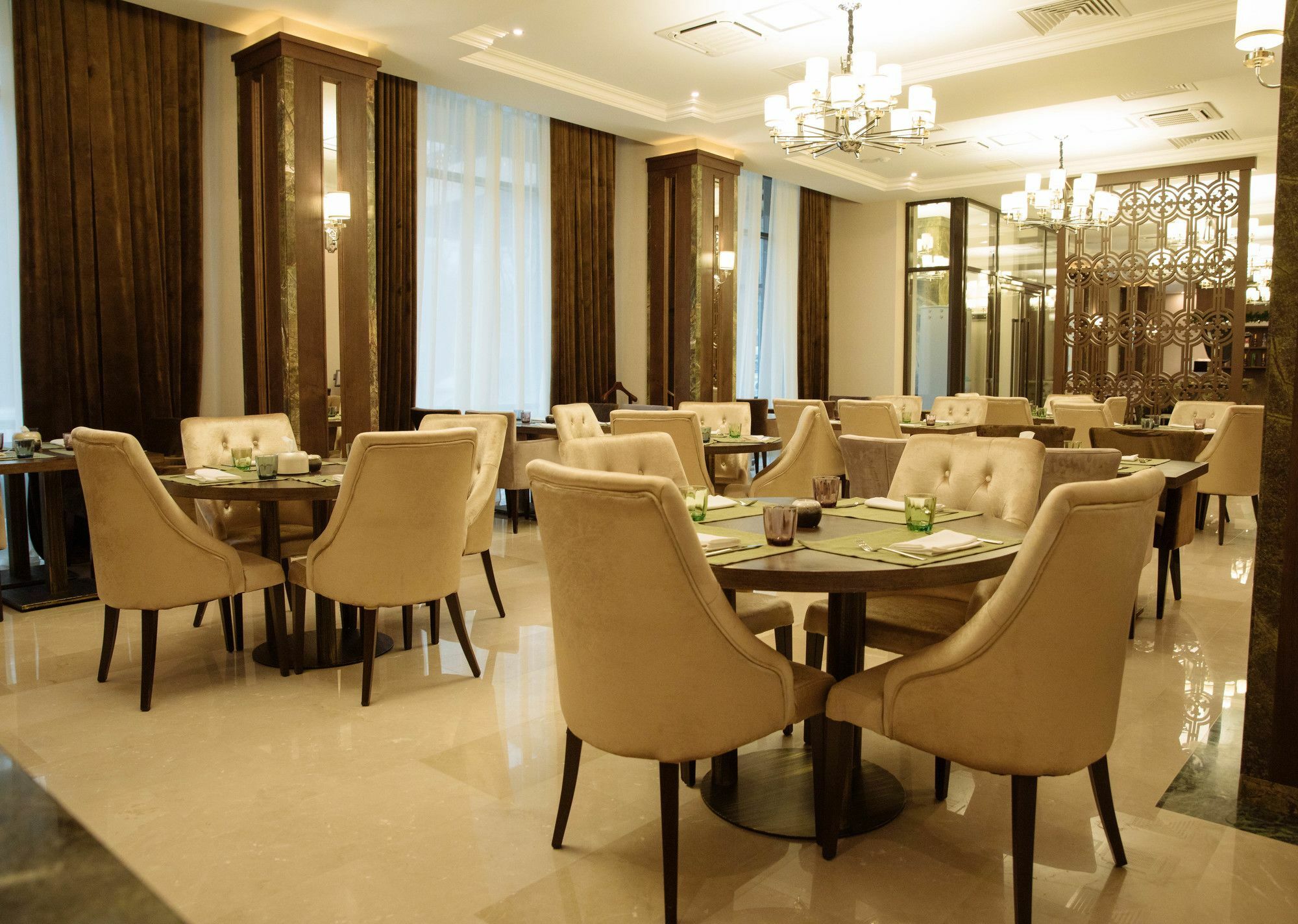 אלמטי Garden Park Inn מראה חיצוני תמונה