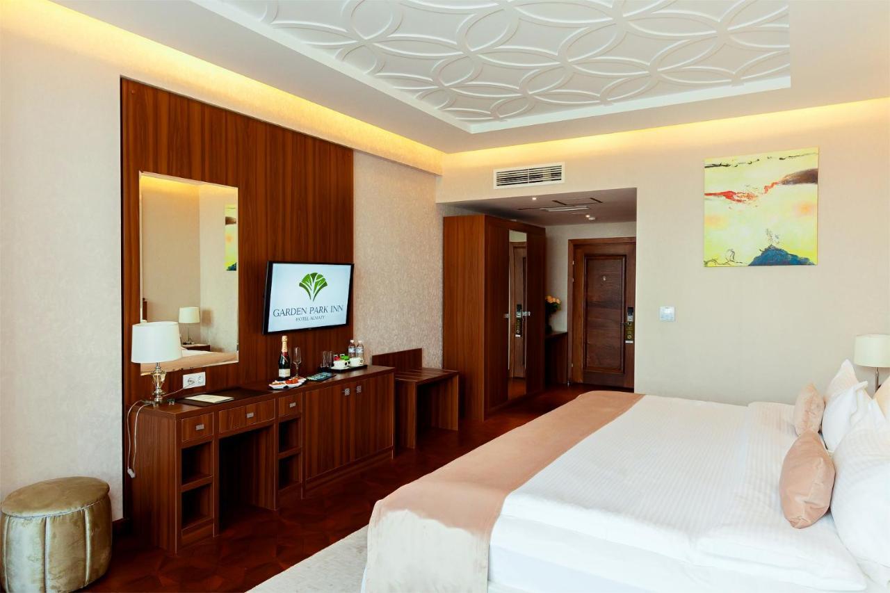 אלמטי Garden Park Inn מראה חיצוני תמונה