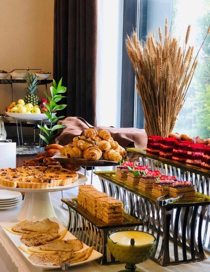 אלמטי Garden Park Inn מראה חיצוני תמונה
